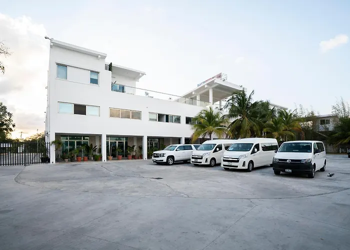 Capital O Cancun International Airport 24 7