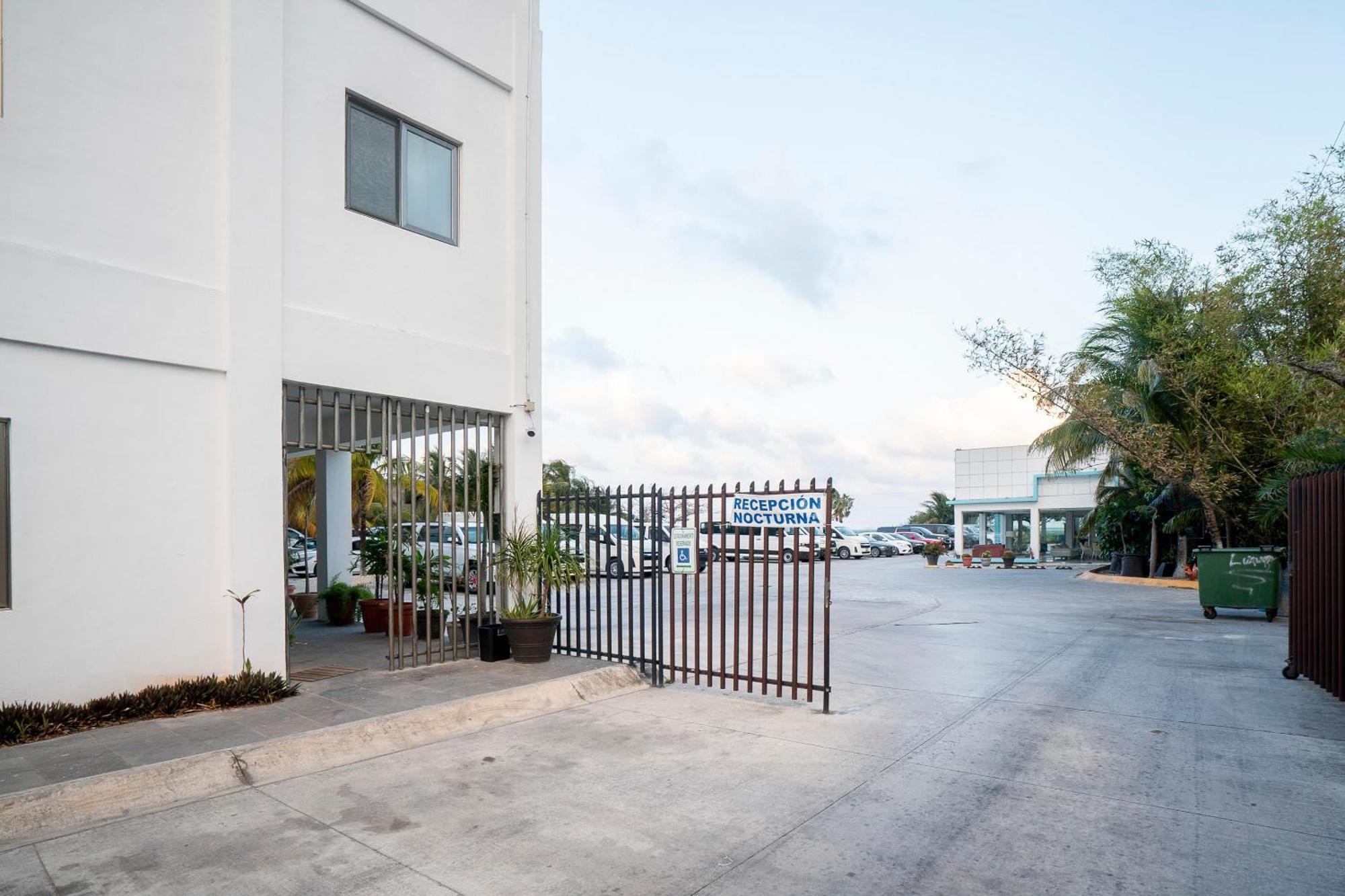 Capital O International Airport 24 7 Hotel Cancun